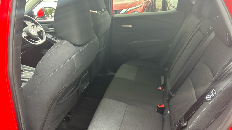 Nissan Qashqai 1.3 DiG-T MH 158 N-Connecta 5dr Xtronic Petrol Hatchback